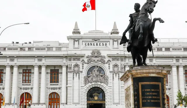 Norma indica que es un obstáculo para los partidos políticos el competir con movimientos sin control político