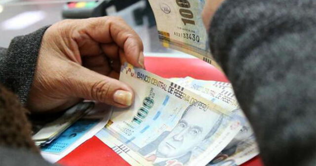 Empleados del sector público y privado recibirán el bono de S/210 por única vez. Empleados del sector público y privado recibirán el bono de S/210 por única vez.