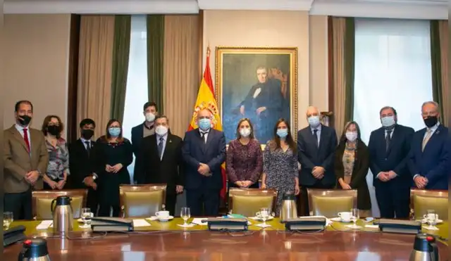 Congresistas peruanos junto a diputados españoles. Foto: Embajada de Perú en España Congresistas peruanos junto a diputados españoles. Foto: Embajada de Perú en España