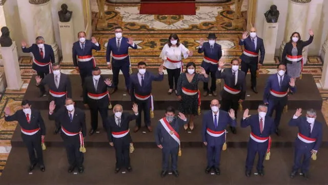 Pedro Castillo tomó juramento al cuarto gabinete liderado por Aníbal Torres