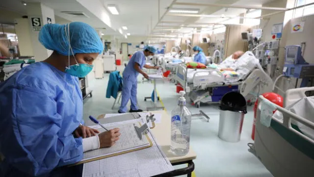 Oficializan ley que permite a médicos tener doble empleo en el sector público. Oficializan ley que permite a médicos tener doble empleo en el sector público.
