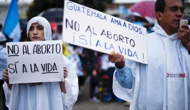 La Ley 5272 ha sido criticada por criminalizar el aborto en todas sus formas. La Ley 5272 ha sido criticada por criminalizar el aborto en todas sus formas.