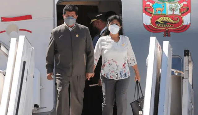 El mandatario Pedro Castillo y su esposa Lilia Paredes son investigados por un presunto plagio en su tesis de posgrado. Foto: EFE.